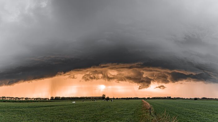 Foto gemaakt door Chris Biesheuvel - Betuwe - Supercel in de Betuwe op 29 augustus 2020