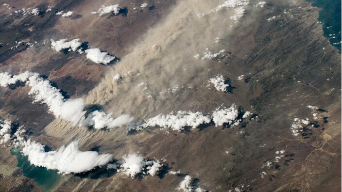 Foto gemaakt door NASA - Argentinie - Een eerdere zandstorm in Argentinie dit jaar. Dit was op 7 maart.