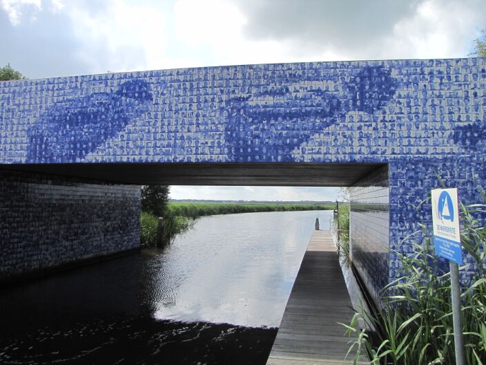 Foto gemaakt door Ziko van Dijk - Giekerk - Het Elfstedenmonument bij Giekerk. 
